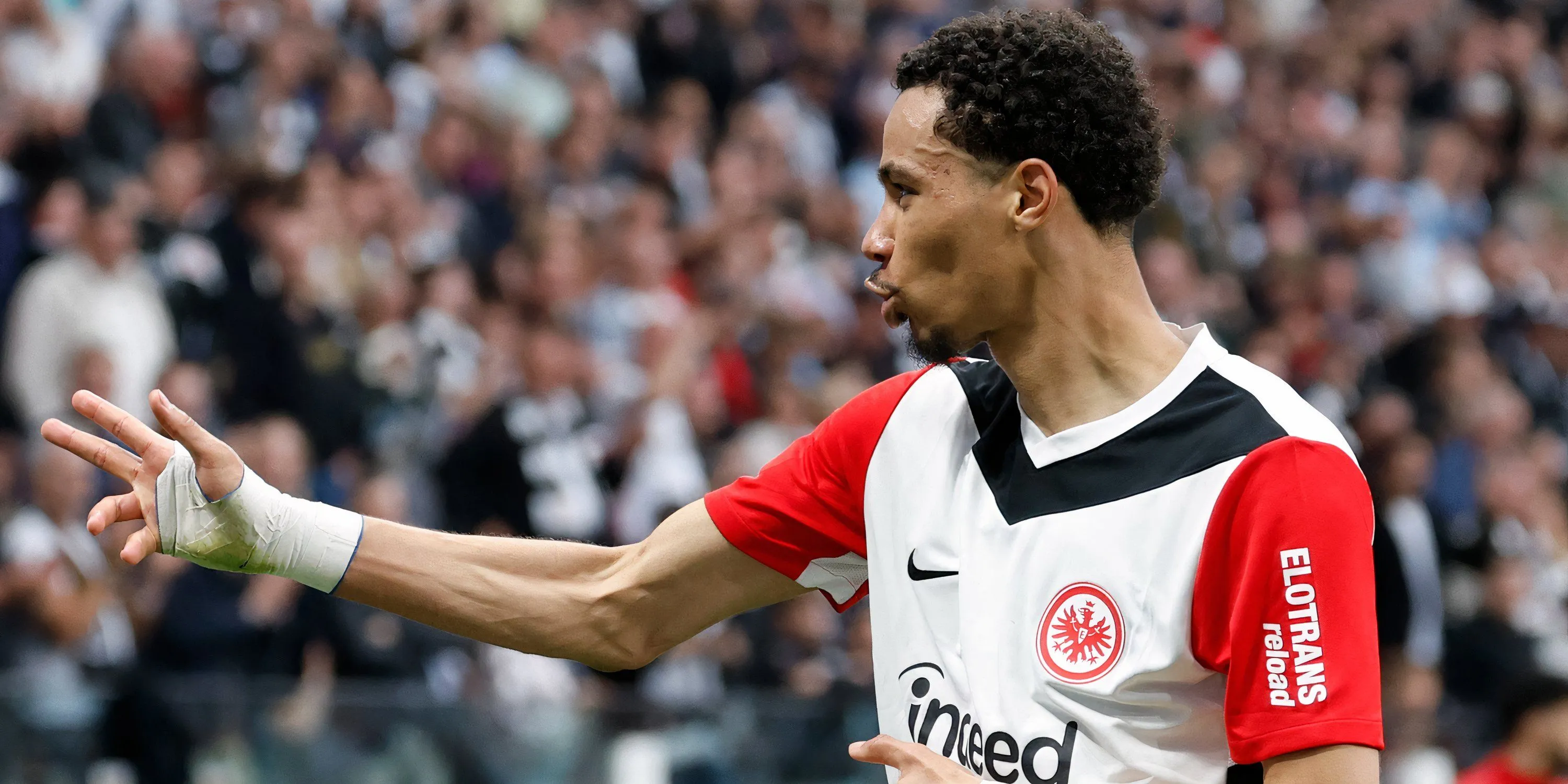 Tiền đạo Hugo Ekitike của Eintracht Frankfurt, mục tiêu chuyển nhượng tiếp theo của Chelsea.