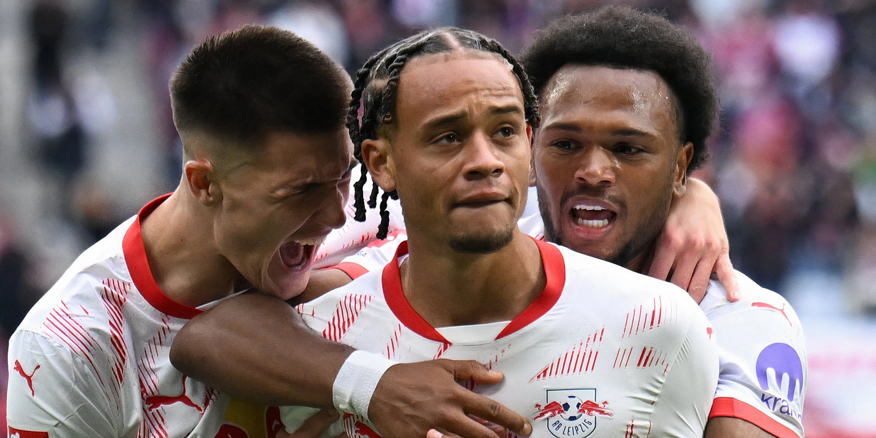 Xavi Simons trong màu áo RB Leipzig ăn mừng bàn thắng.