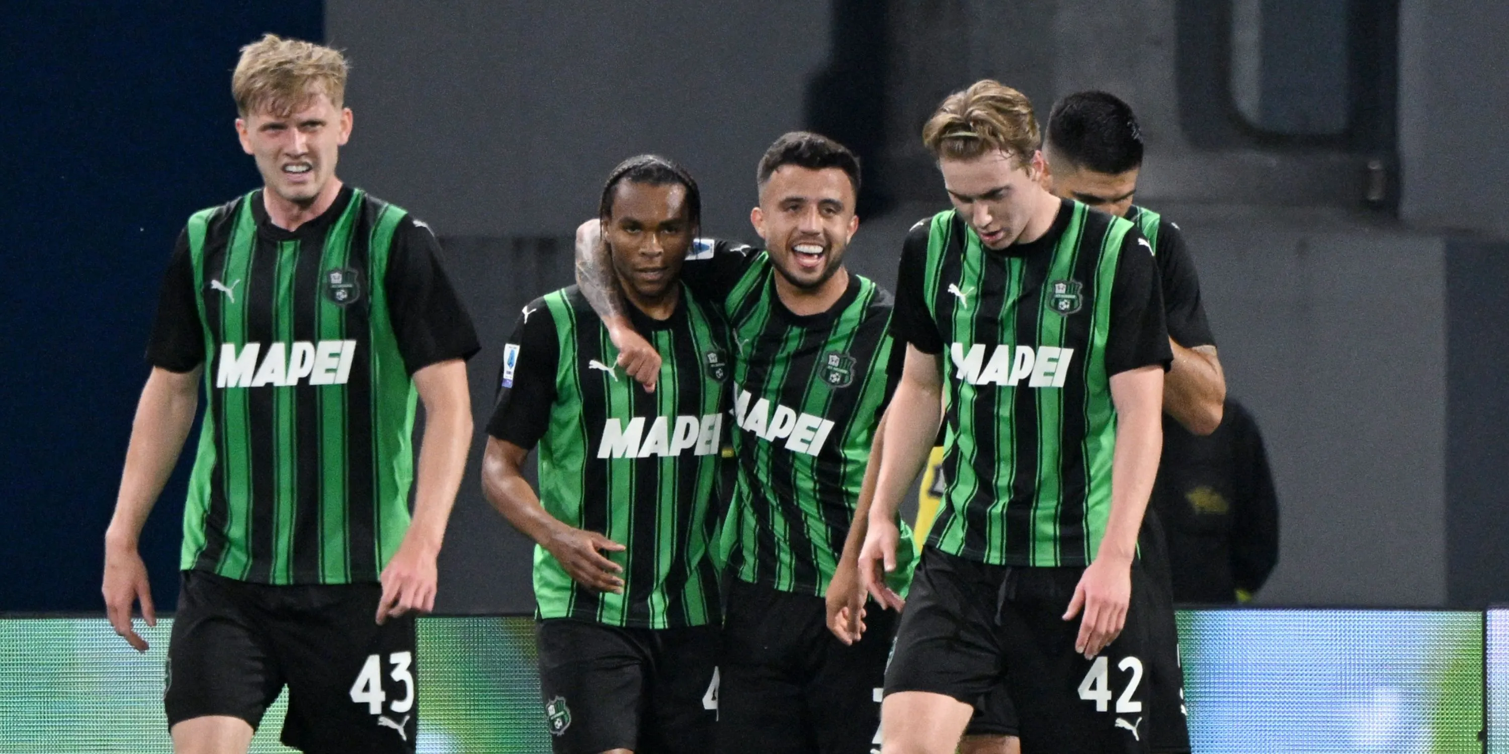 Armand Lauriente ăn mừng bàn thắng cho Sassuolo tại Serie A