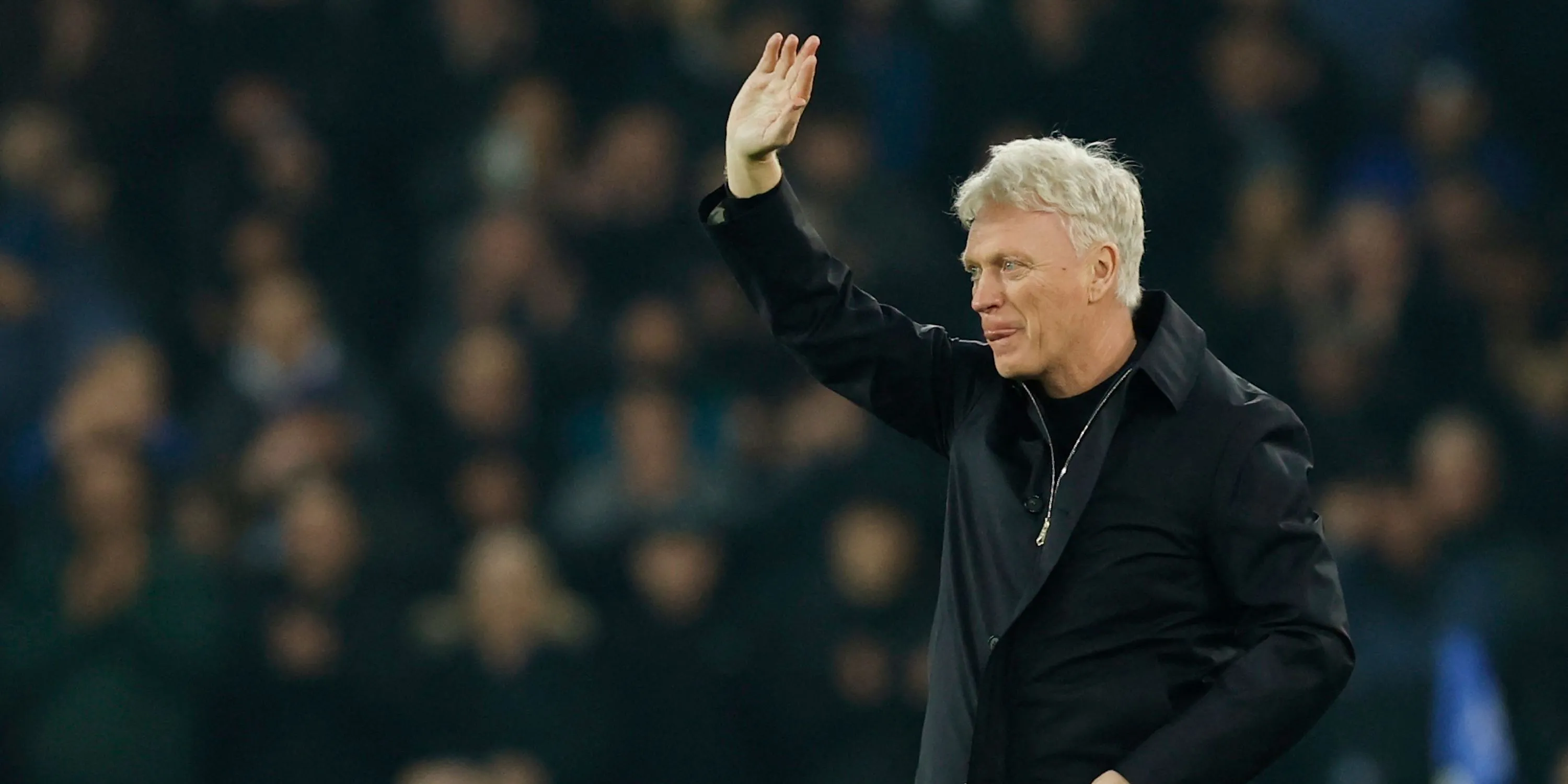David Moyes - HLV trưởng Everton - quan sát trận đấu trong giai đoạn tiền mùa giải.