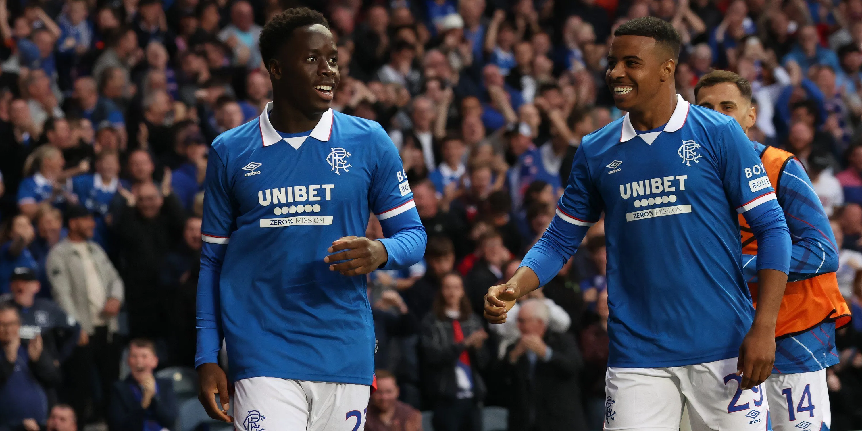 Djeidi Gassama ăn mừng bàn thắng vào lưới Panathinaikos tại Ibrox, trận đấu Champions League.