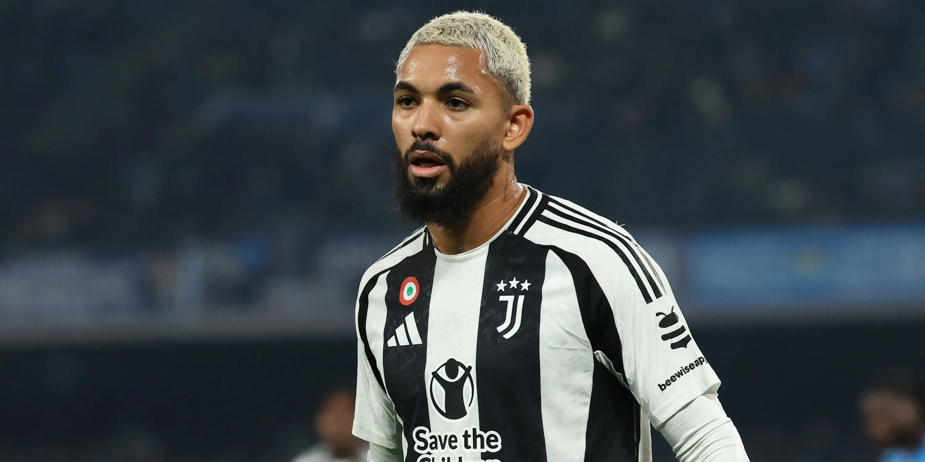 Douglas Luiz trong màu áo Juventus, tiền vệ Brazil là mục tiêu chuyển nhượng của Everton