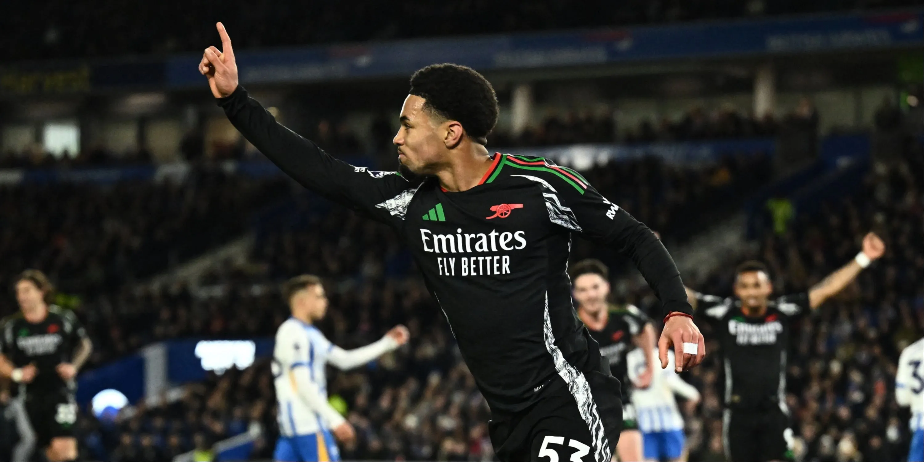 Ethan Nwaneri thi đấu cho Arsenal, cầu thủ được ví như Messi