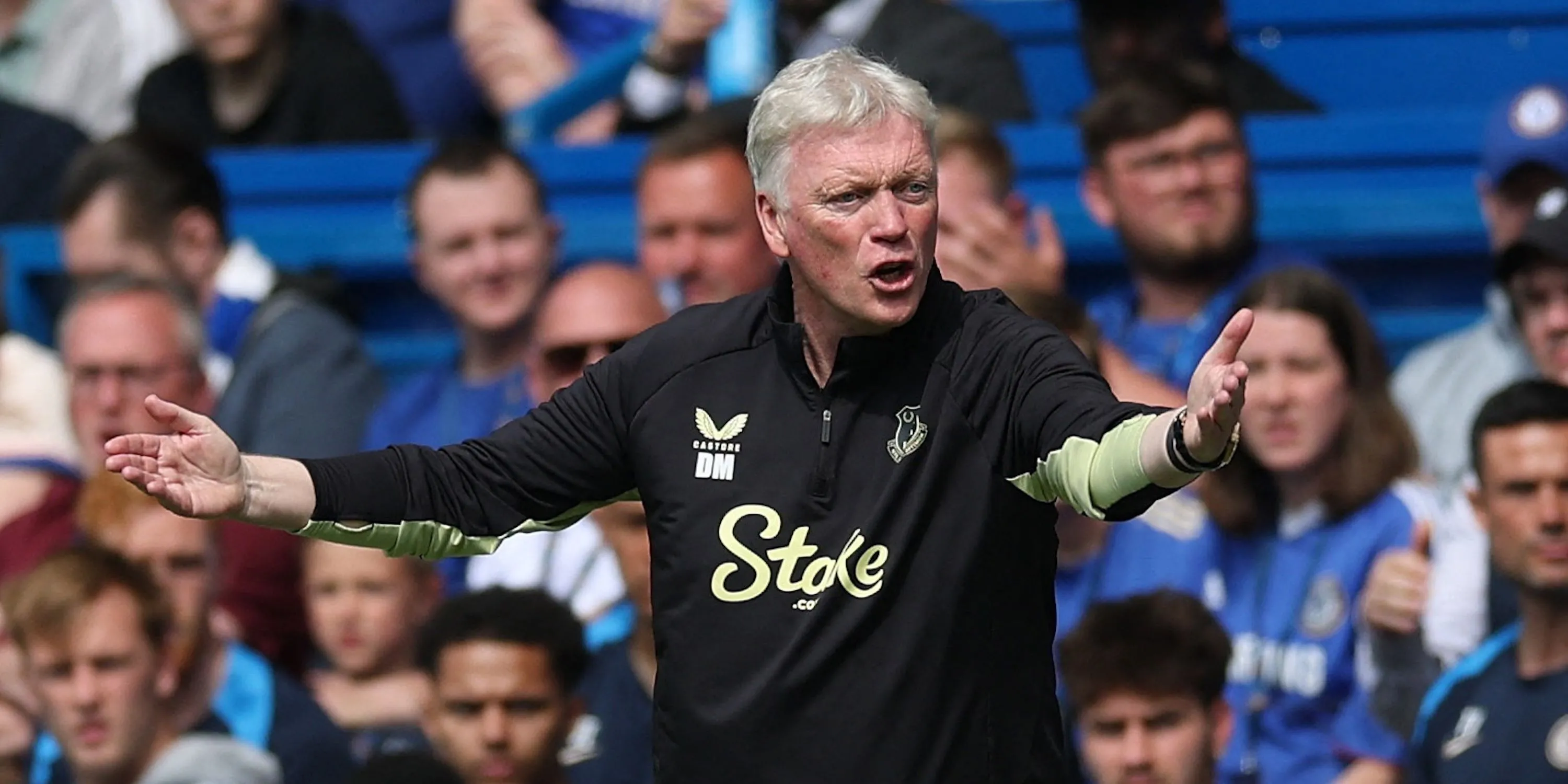 HLV David Moyes của Everton trên khu vực kỹ thuật