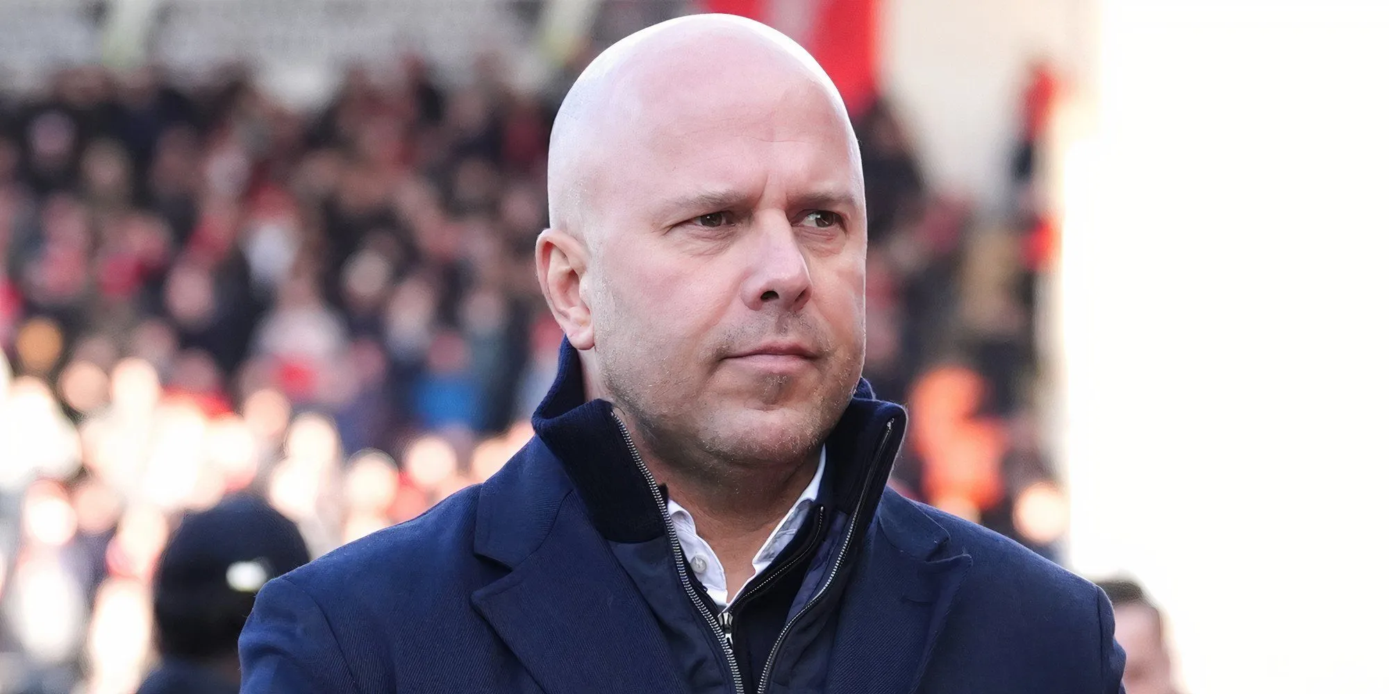 Huấn luyện viên Arne Slot của Liverpool đang chỉ đạo