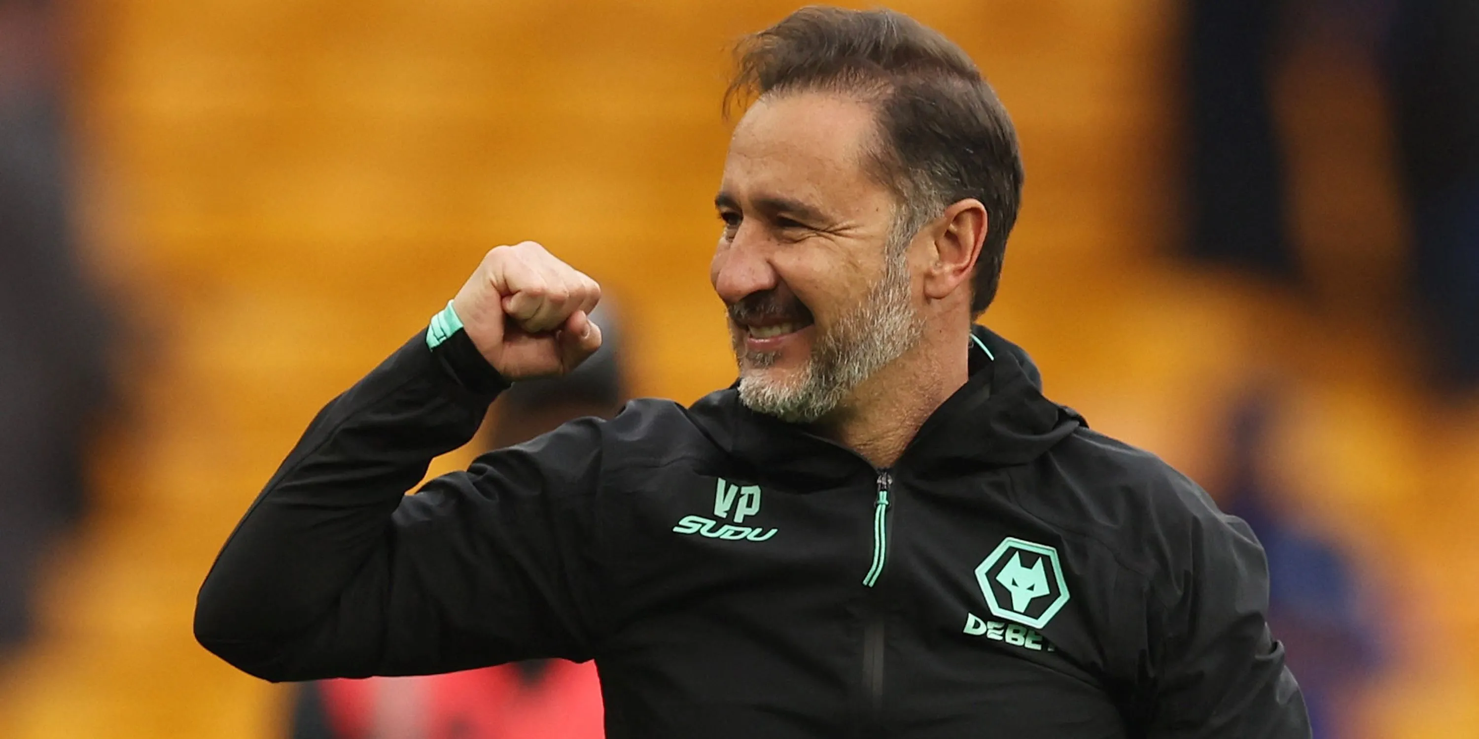 Huấn luyện viên Vitor Pereira ăn mừng cùng đội bóng Wolverhampton Wanderers (Wolves) sau một trận đấu tại Premier League