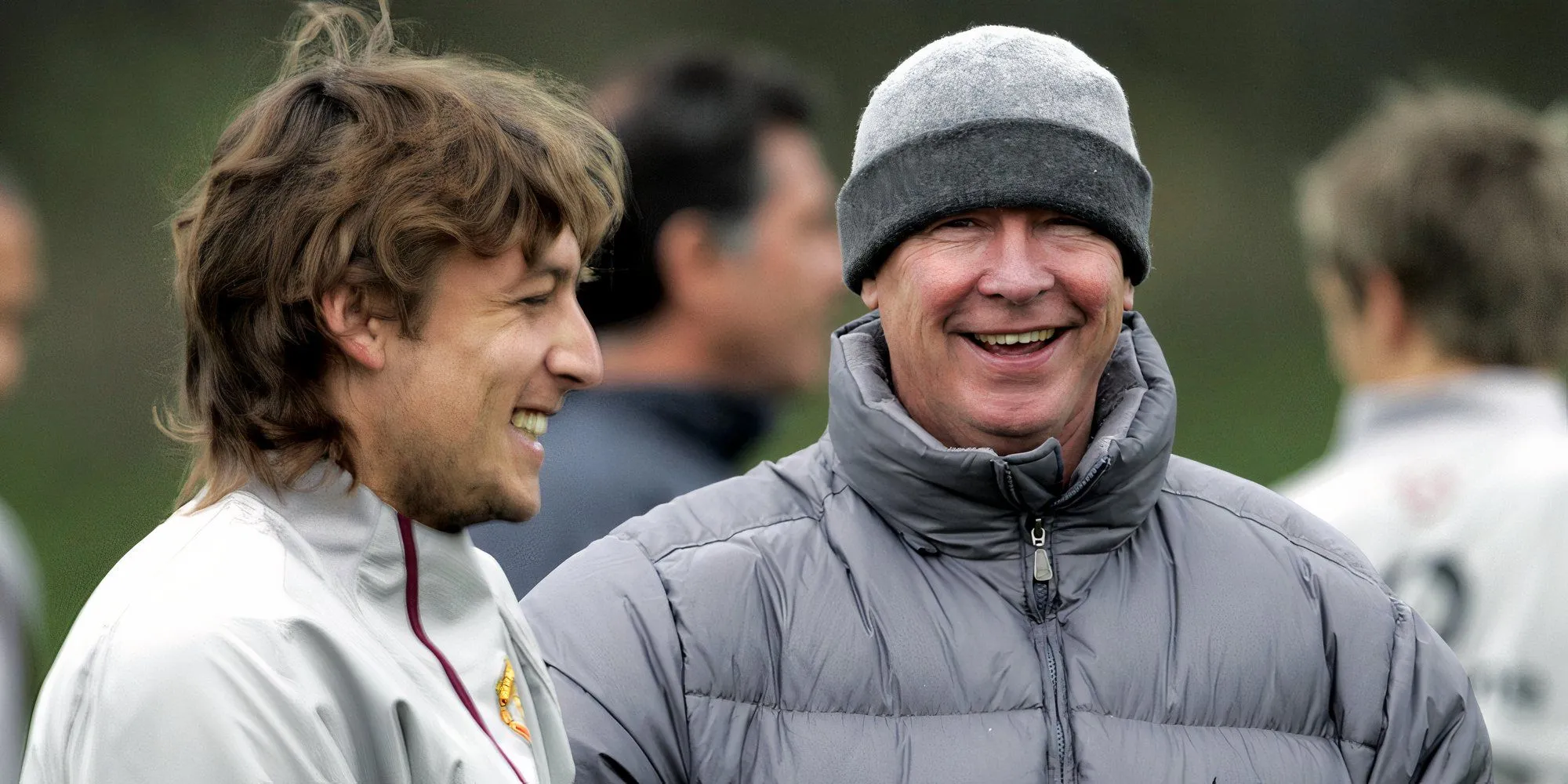 Khoảnh khắc Sir Alex Ferguson chỉ đạo Gabriel Heinze trong màu áo Man Utd