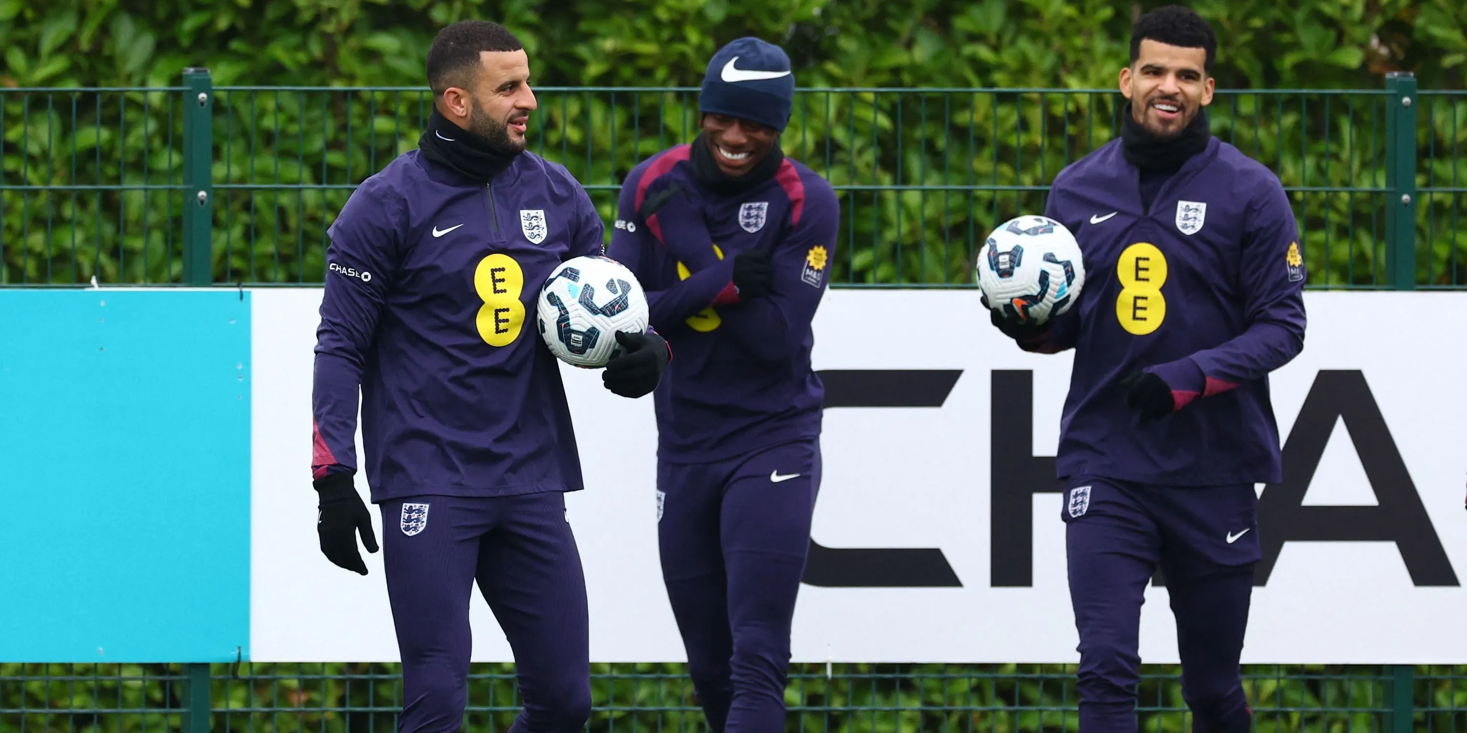 Kyle Walker tập luyện cùng đội tuyển Anh