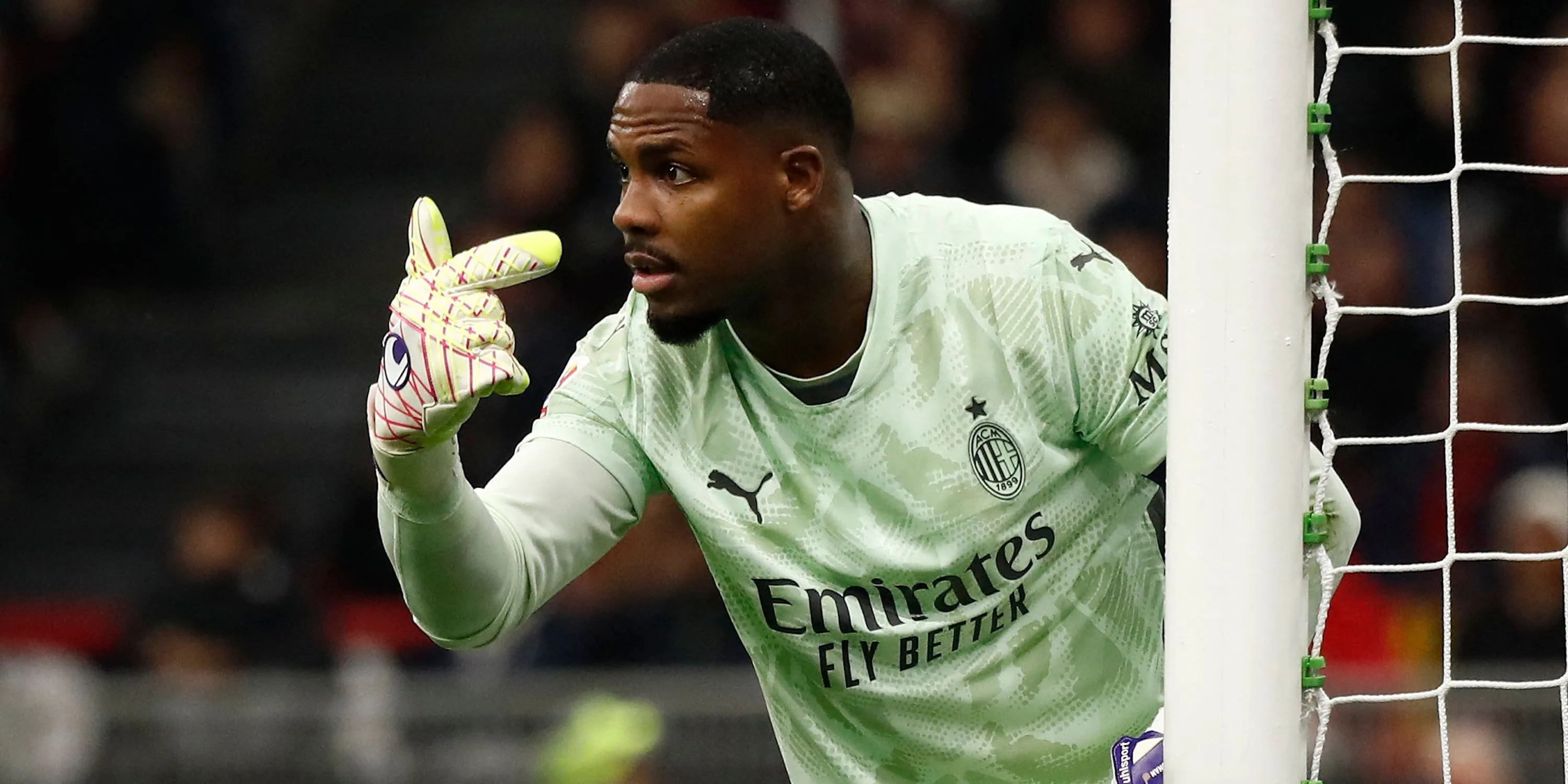 Thủ môn Mike Maignan của AC Milan, mục tiêu hàng đầu của Chelsea trên thị trường chuyển nhượng