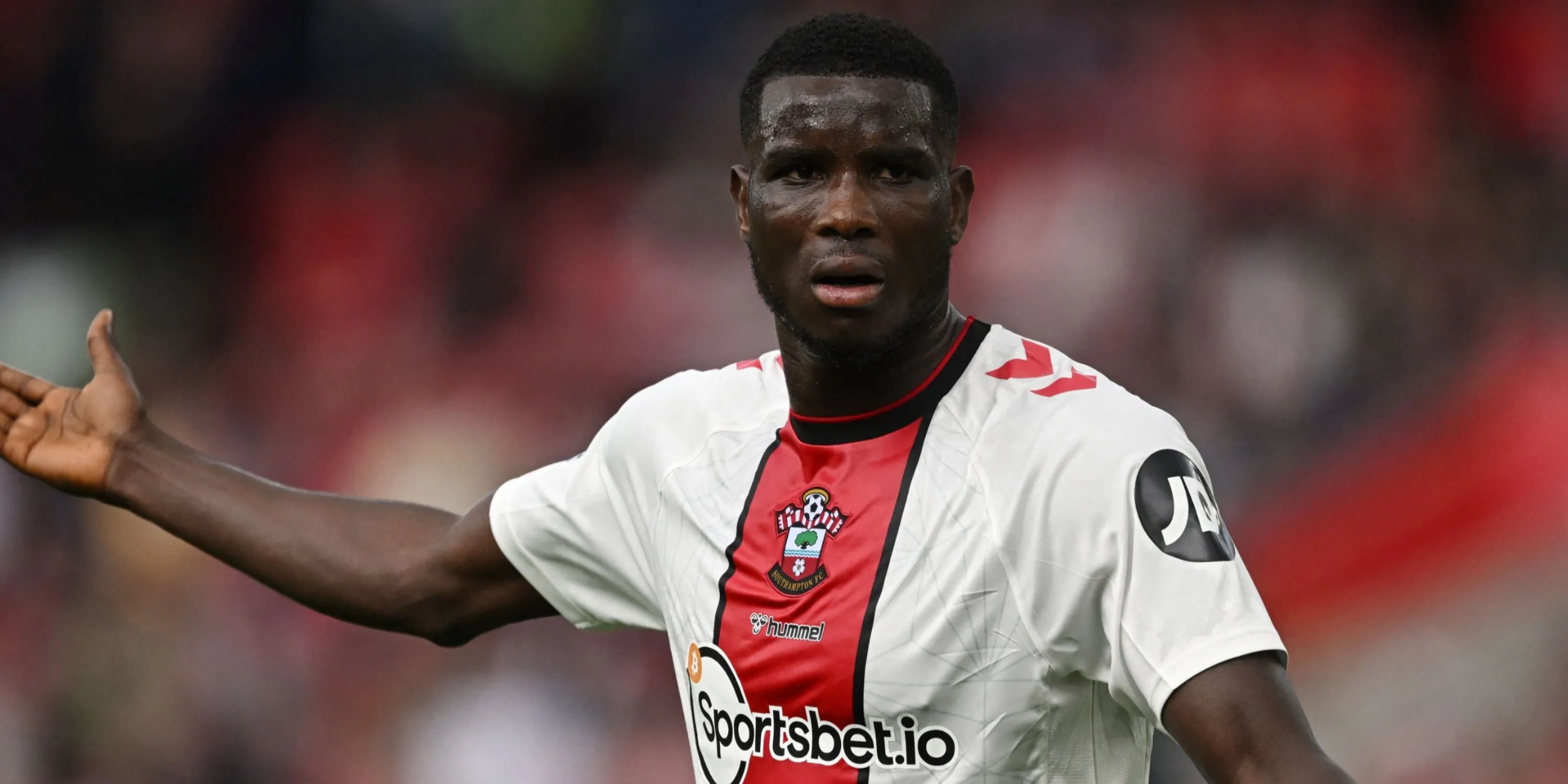Tiền đạo Paul Onuachu thi đấu cho Southampton