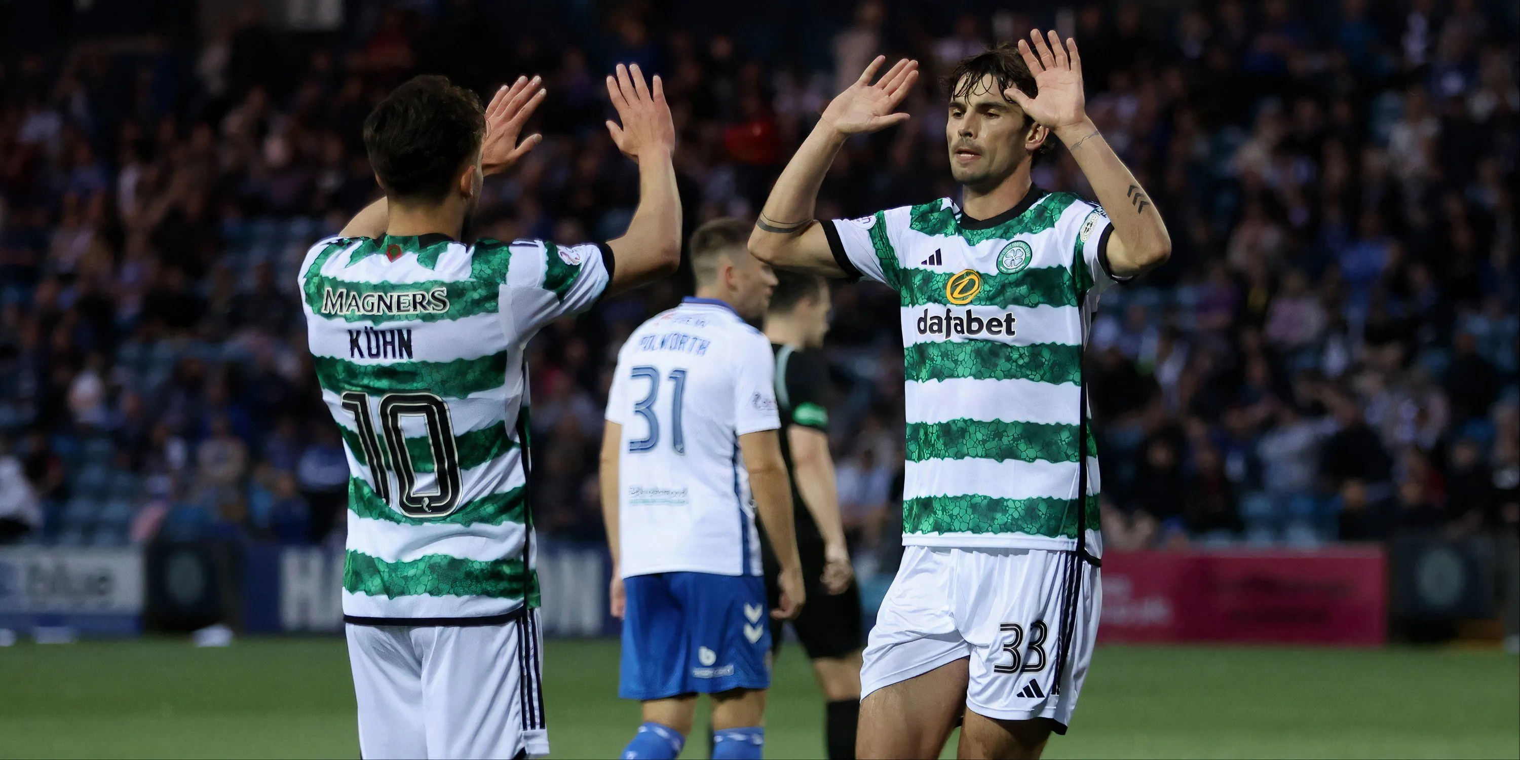 Tiền vệ Matt O'Riley trong màu áo Celtic, biểu tượng cho chiến lược chuyển nhượng thành công của câu lạc bộ