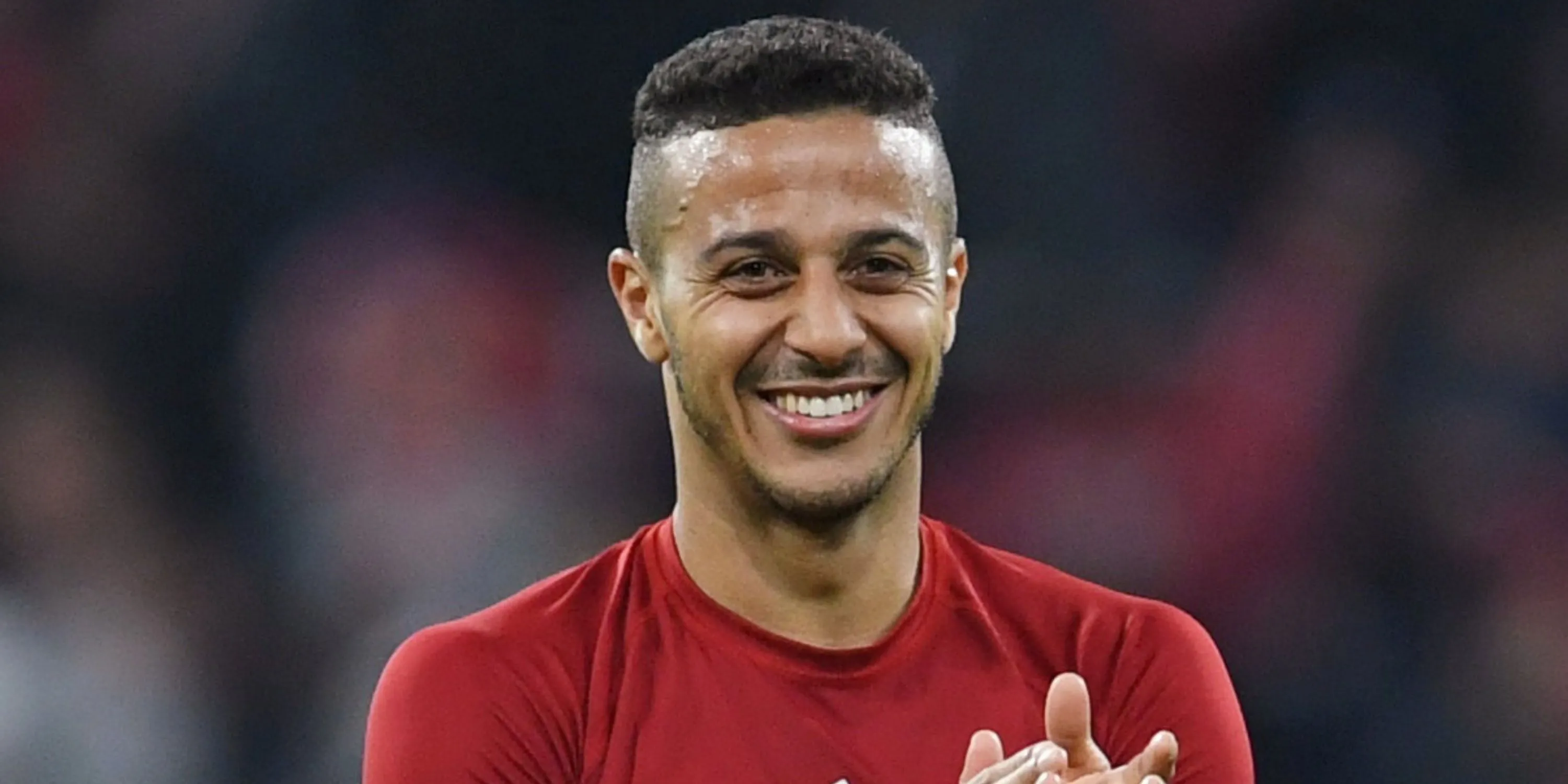 Tiền vệ Thiago Alcantara thi đấu cho Liverpool
