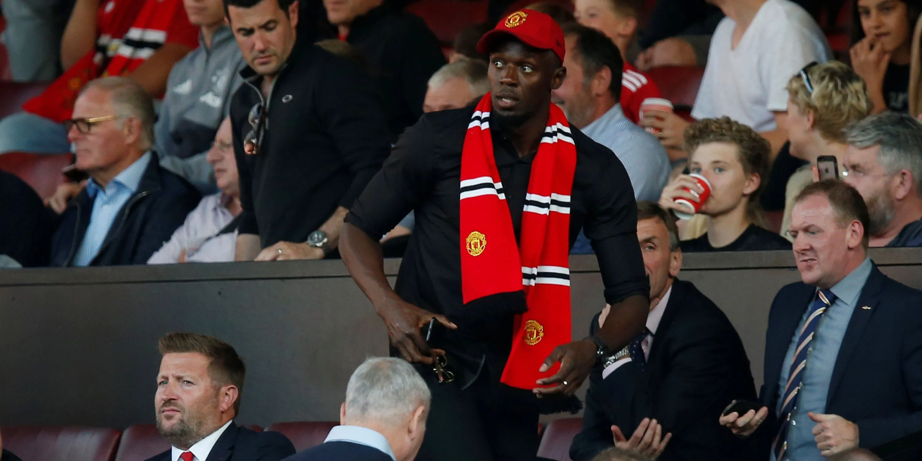 Usain Bolt, vận động viên điền kinh, thường xuyên thể hiện tình yêu với Manchester United