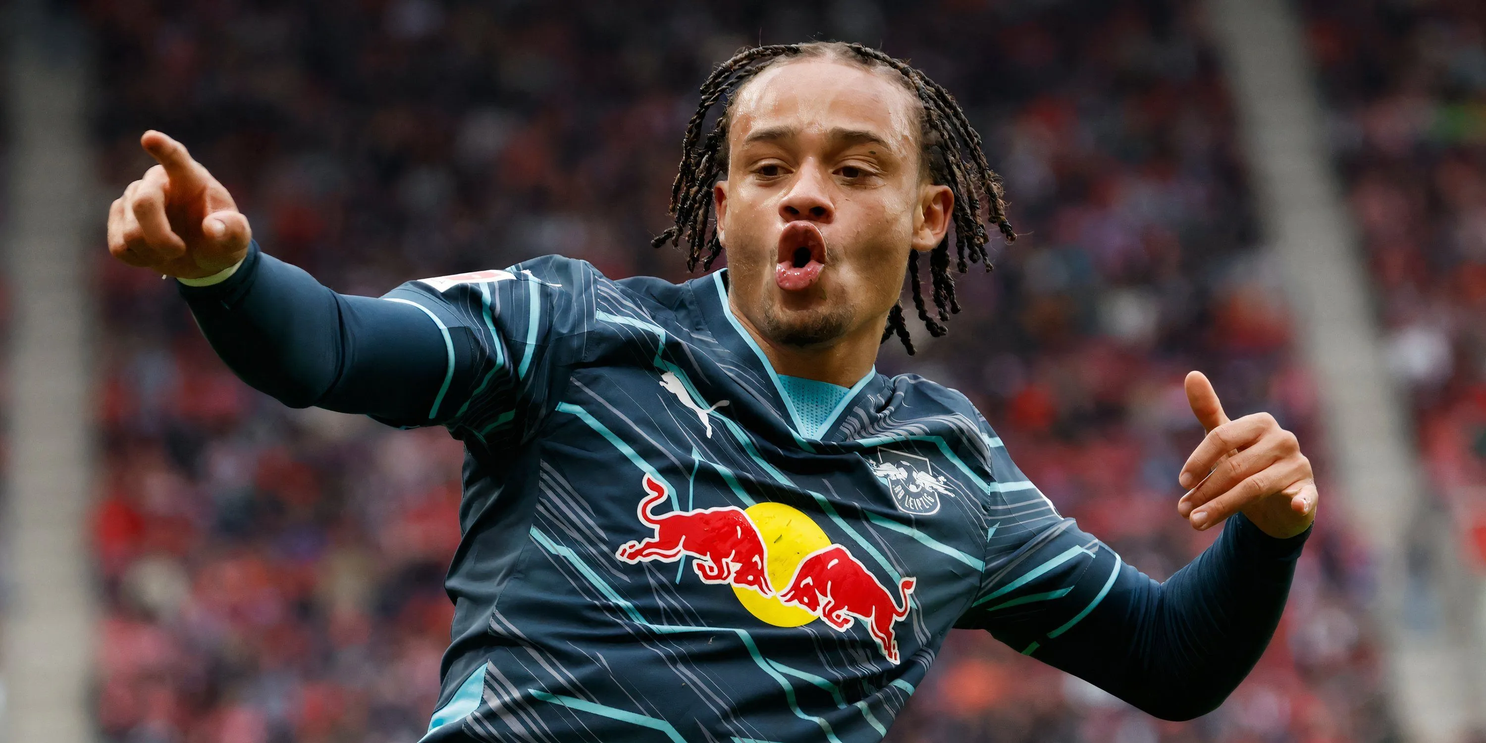 Xavi Simons thi đấu cho RB Leipzig