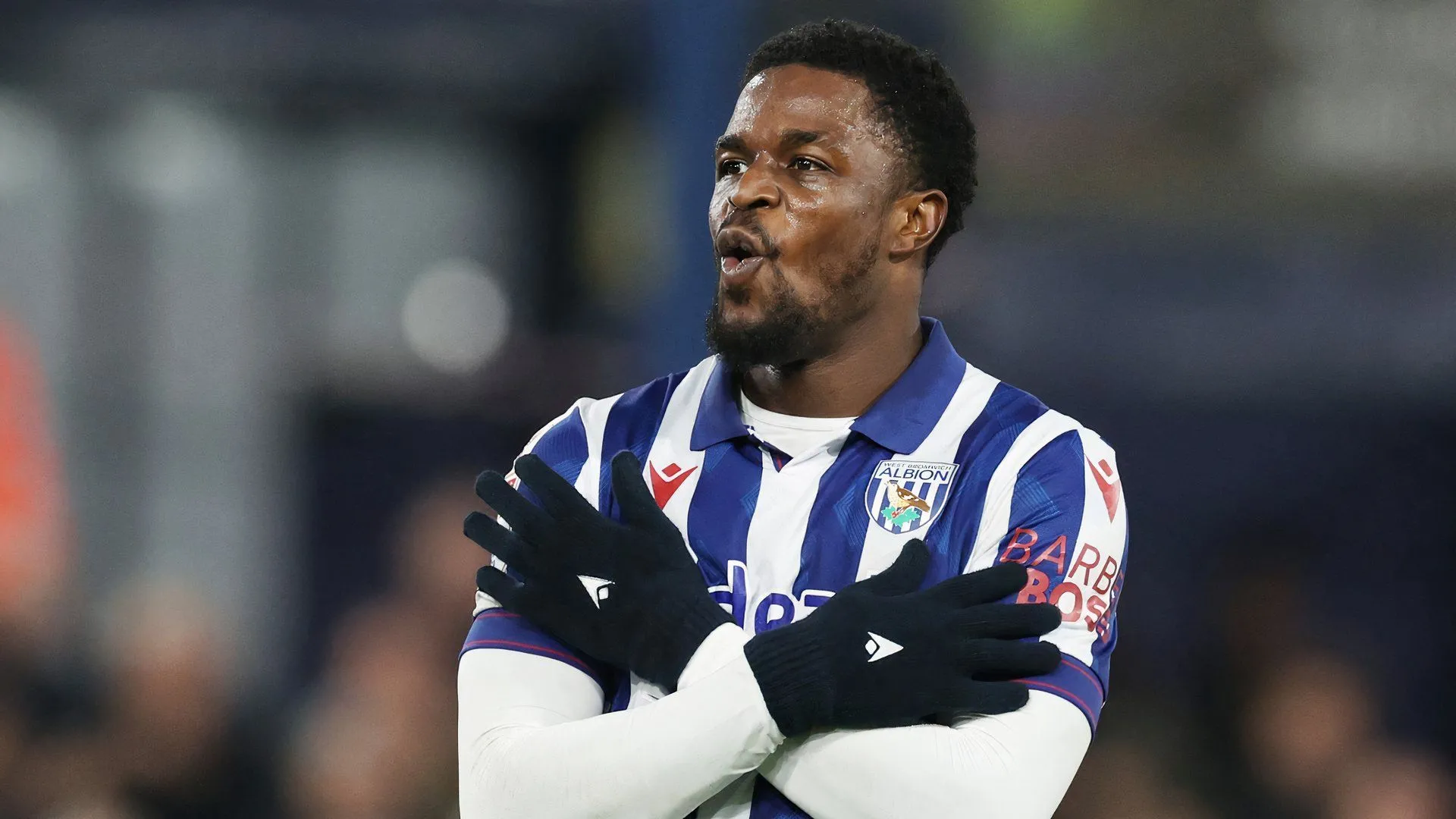 Josh Maja của West Brom trong một trận đấu
