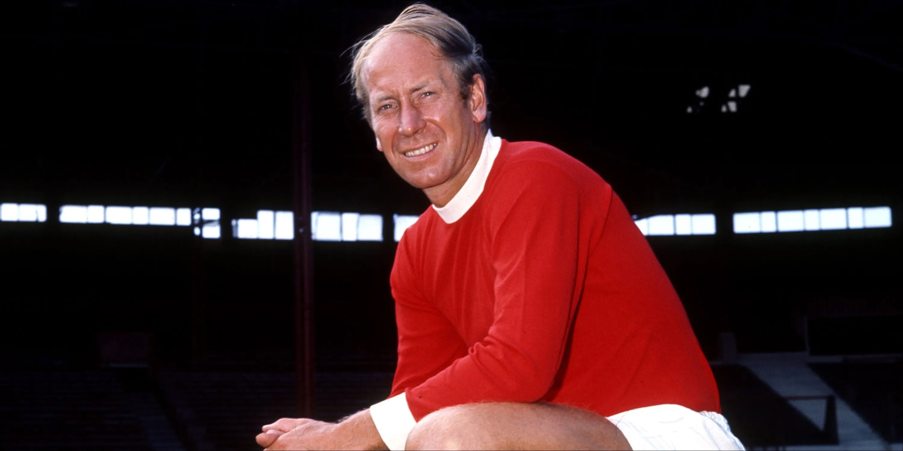 Sir Bobby Charlton huyền thoại Manchester United và đội tuyển Anh