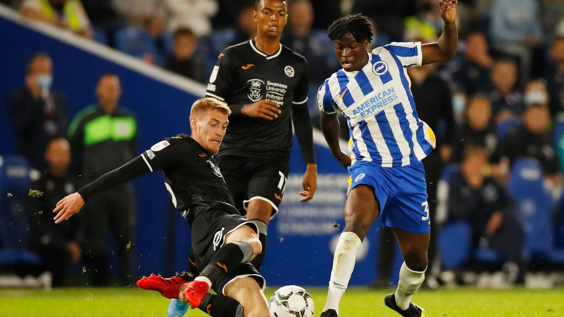 Taylor Richards thời điểm còn khoác áo Brighton, trước khi gặp khó khăn tại QPR