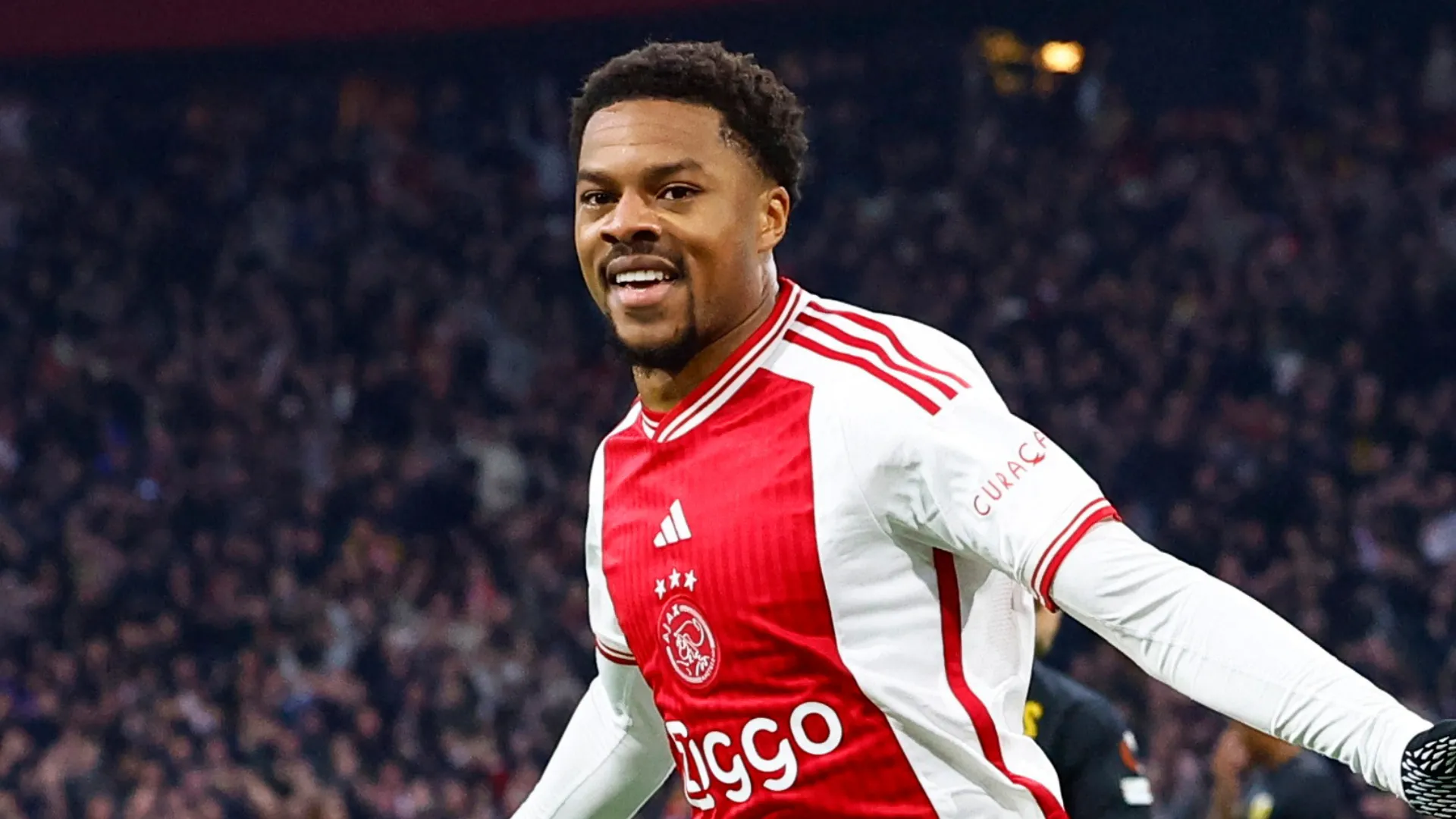 Tiền đạo Chuba Akpom trong màu áo Middlesbrough, nơi anh từng có mùa giải bùng nổ 2022/23