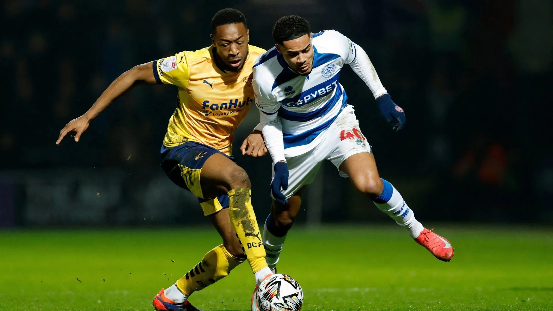 Tiền vệ Jonathan Varane trong màu áo QPR, người đang nhận được sự quan tâm chuyển nhượng