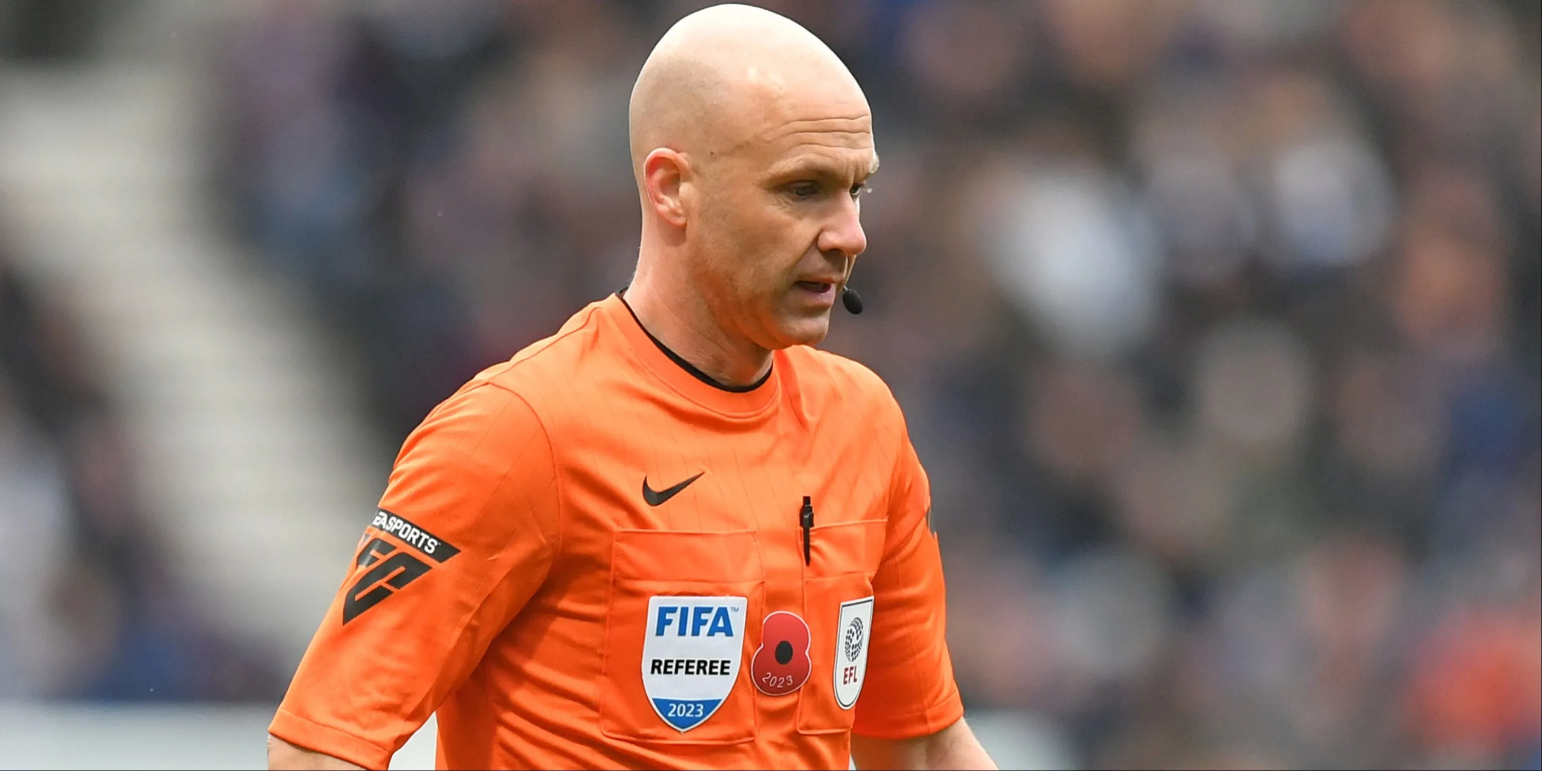 Trọng tài Anthony Taylor điều khiển trận đấu Premier League
