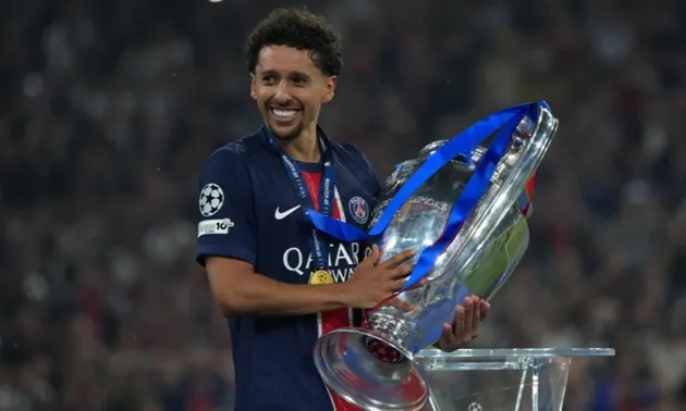 PSG nâng cao cúp vô địch Champions League và thách thức phát triển sân bãi