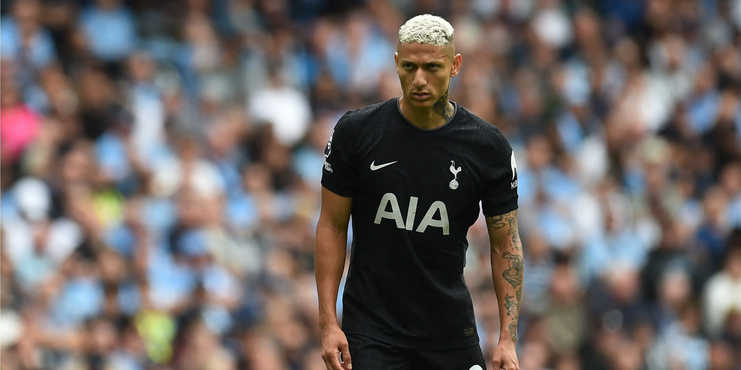 Richarlison trong màu áo Tottenham, chịu áp lực ghi bàn